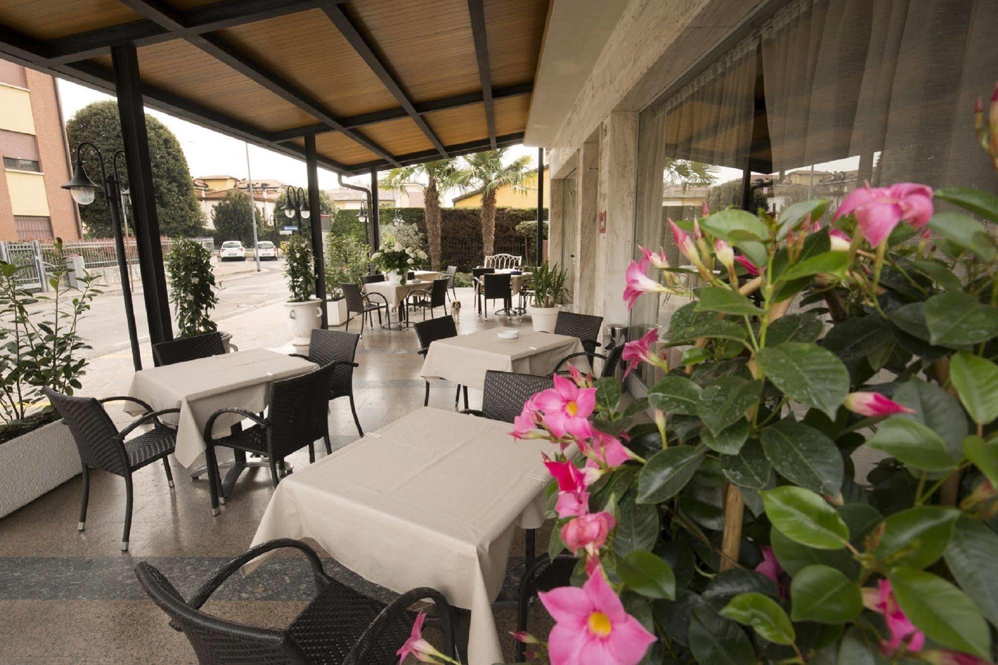 Hotel Buena Onda Peschiera del Garda Dış mekan fotoğraf